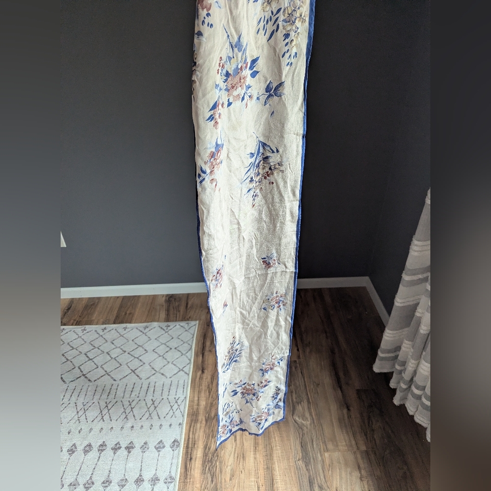 Oscar de la Renta Cream Floral Silk Scarf with Blue Trim - Picture 2 of 4